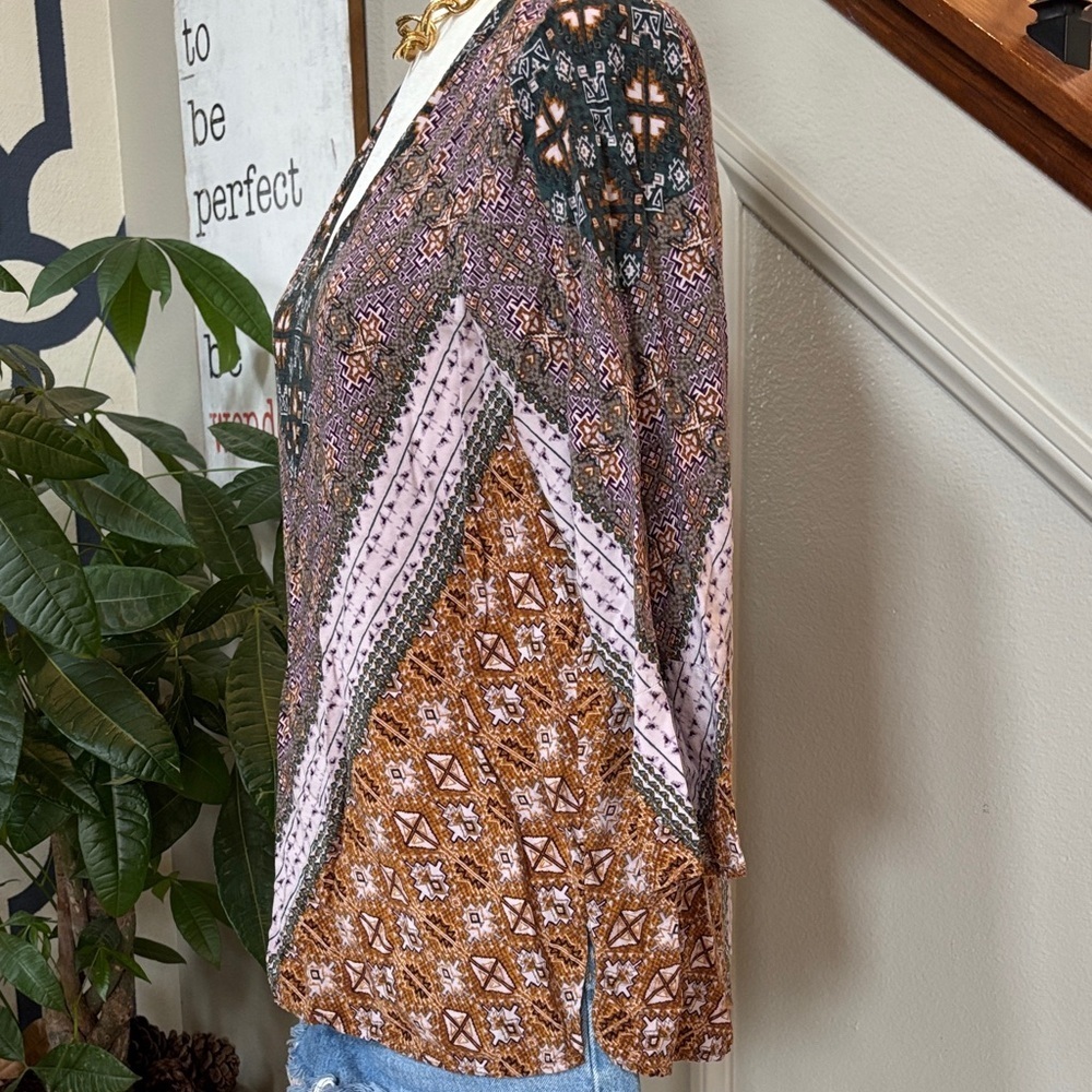 Bohemian V-Neck Patterned Top 🤩 - Picture 5 of 10